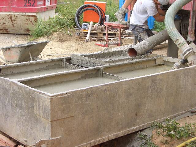 CIMG0596 Mit diesem Schlamm wurden die Feststoffe herausbef�rdert.