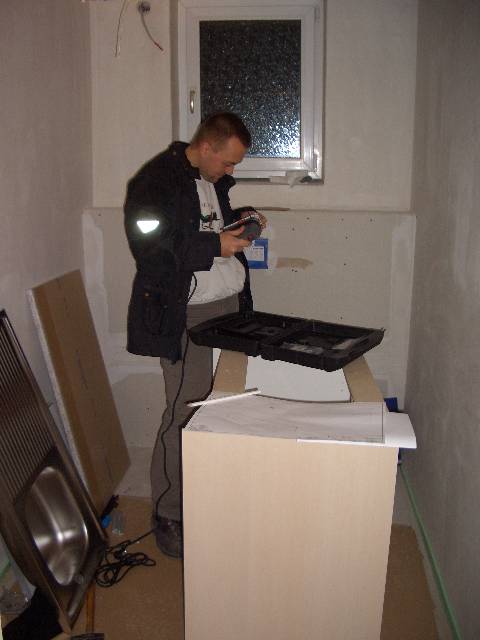 CIMG1494 Am Samstag haben wir ein Sp�lenkastl gekauft, das wir auch gleich zusammengebaut haben.