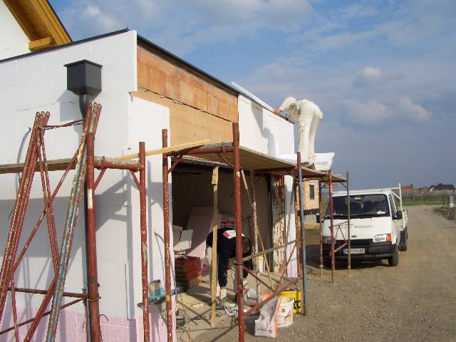 CIMG2266 Das ist jetzt aber wirklich das letzte St�ck, das noch beklebt werden musste. Als n�chstes wird gespachtelt und gemalt.