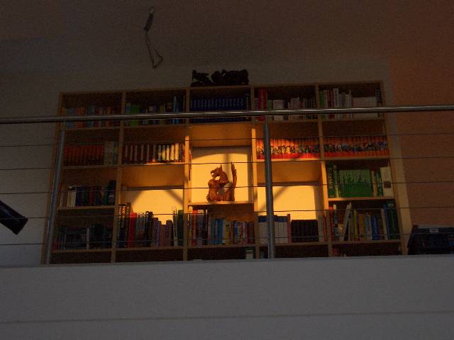 CIMG2475 Um 20h bietet sich bei uns im Wohnzimmer dieser Anblick. Ich schw�re - das ist reiner Zufall und keine Berechnung! Kein Da Vinci Code!!! Sieht doch toll aus!!!