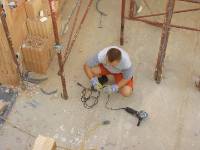 CIMG0235 Jetzt machen wir in die W�nde wieder L�cher....