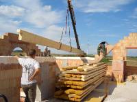 CIMG0242 Am Freitag kam endlich das erste Holz f�r unseren Dachstuhl